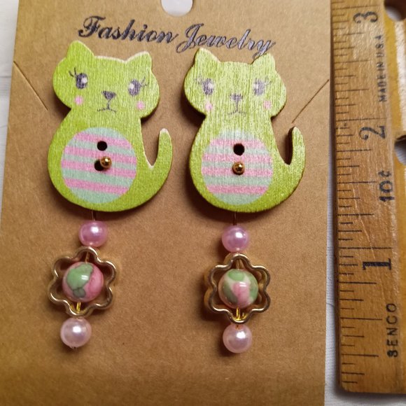 Home Made Handmade Wood & Metal Cat Green & Pink Button Earrings #46 - Picture 8 of 13